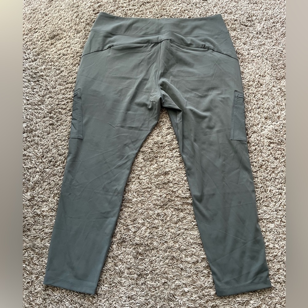 Athleta Headlands Hybrid Cargo II Tight Leggings in Grey Women's Plus Size 26 - Picture 3 of 15